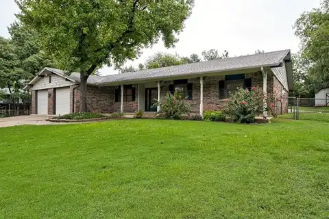 916 S College Street, Edmond, OK 73034