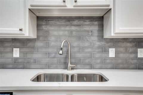 8600 Coppertowne Lane, Dallas, TX 75243