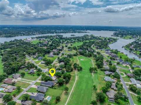 300 Navajo Trail, Gainesville, TX 76240