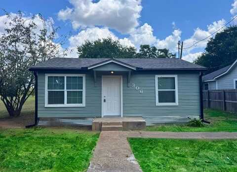 306 Pullen Street, Mc Gregor, TX 76657