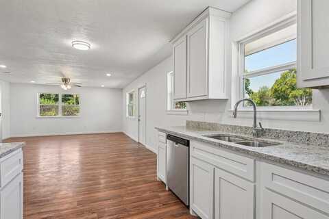 111 W Spurgeon Street, Itasca, TX 76055
