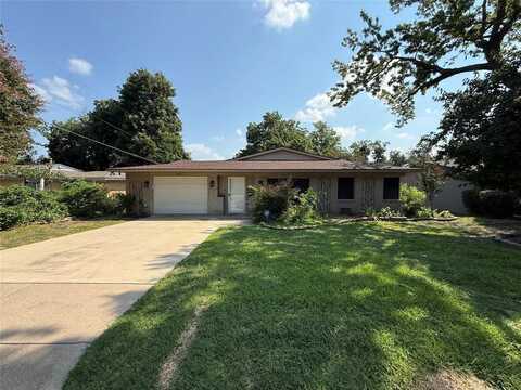 4717 Staples Avenue, Fort Worth, TX 76133