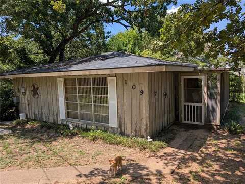 109 Circle Drive, Tool, TX 75143