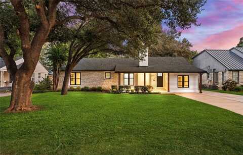 3643 S Hills Avenue, Fort Worth, TX 76109
