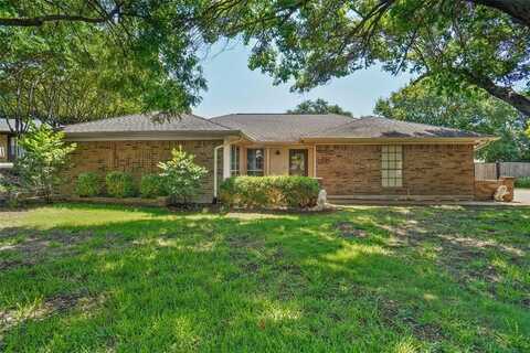 8341 Crosswind Drive, Fort Worth, TX 76179