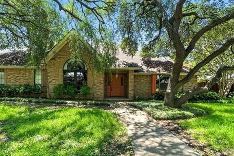 6713 Meadows West Drive S, Fort Worth, TX 76132