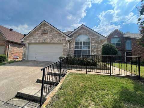 2220 Wembley Wood Lane, Bedford, TX 76022