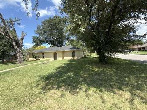 200 Churchill Avenue, Corsicana, TX 75110