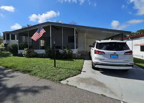 11 Lakeview Dr, Astatula, FL 34705