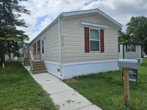 26107 Fifth St #237, Taylor, MI 48180