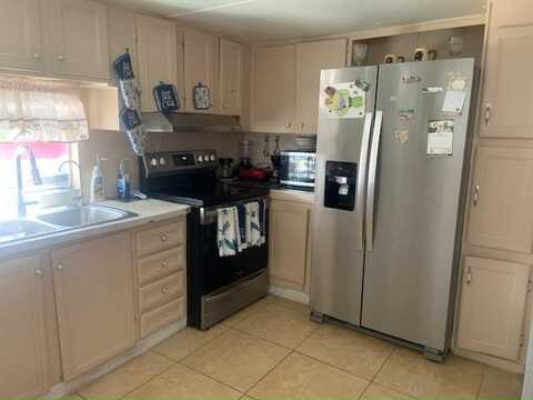 9329 Paradise Drive, Tampa, FL 33610