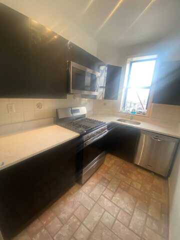 36th Ave & Steinway, Queens, NY 11101