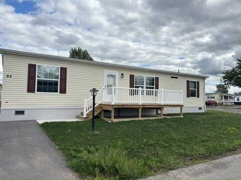 92 Fox Cir., Lockport, NY 14094