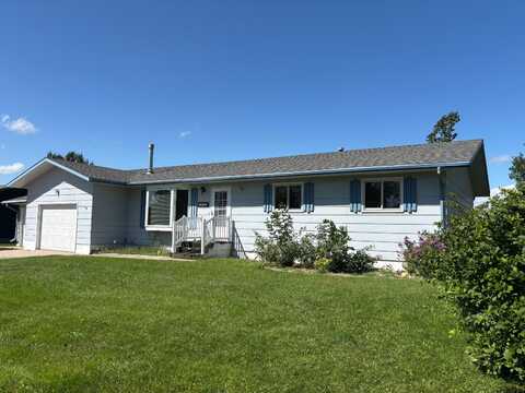 214 1st Ave NE, New Rockford, ND 58356
