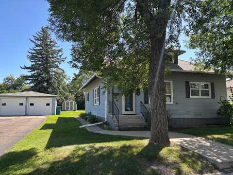 907 4th Ave N, New Rockford, ND 58356