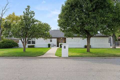 2545 N Chestnut Dr, Pampa, TX 79065