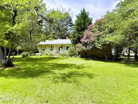 320 Aiken Road, Southern Pines, NC 28387