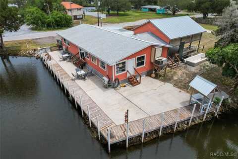 2156 S Waterman Drive, Crystal River, FL 34429