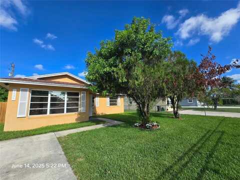 3530 S 55th Ave, Greenacres, FL 33463