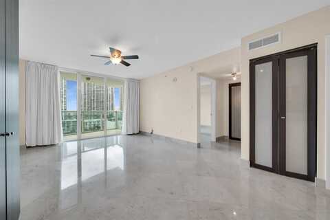 31 SE 5, Miami, FL 33131