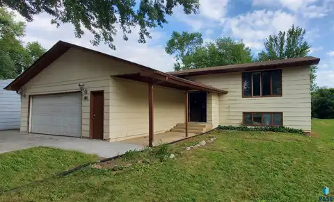 401 E 4th St, Hartford, SD 57033