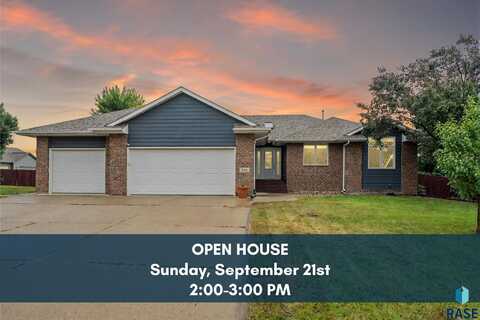 316 S Country Club Ave, Brandon, SD 57005