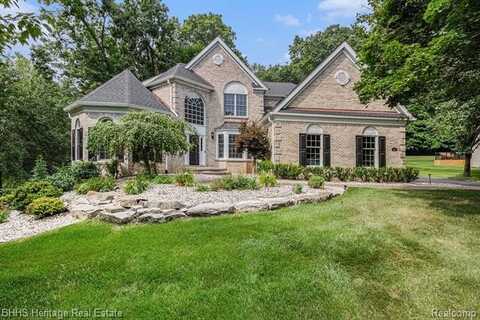 431 Timber Ridge Drive, Highland, MI 48357