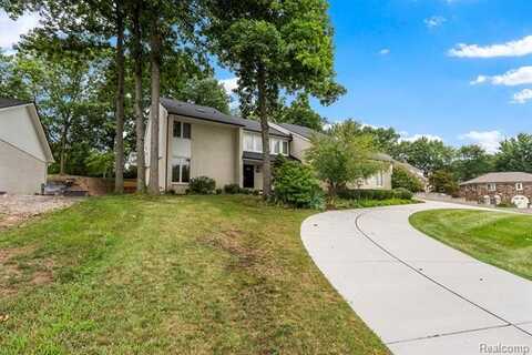 5322 Pond Bluff Drive, West Bloomfield, MI 48323