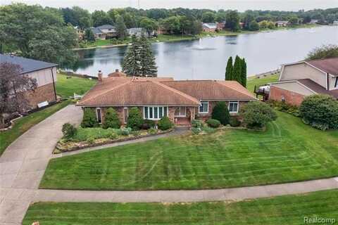 54810 Blue Cloud Drive, Shelby, MI 48315
