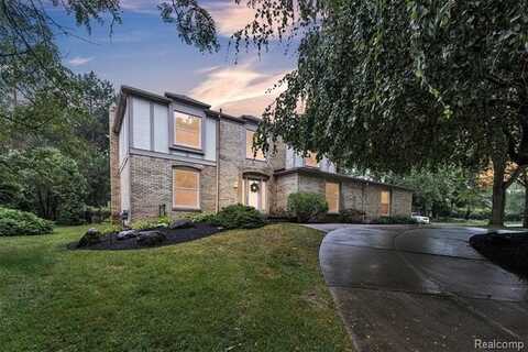 31037 N Park Drive, Farmington Hills, MI 48331