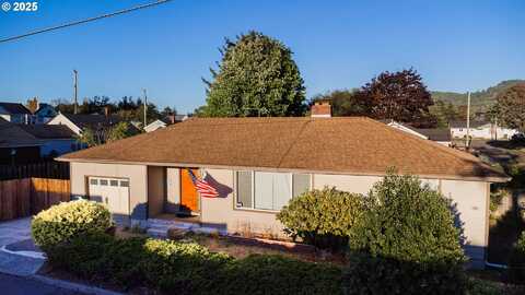 815 N KING ST, Seaside, OR 97138