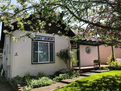 327 S 46TH ST, Springfield, OR 97478