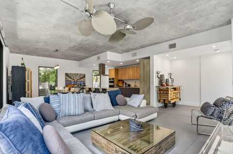 925 NE 6th Street, Fort Lauderdale, FL 33304