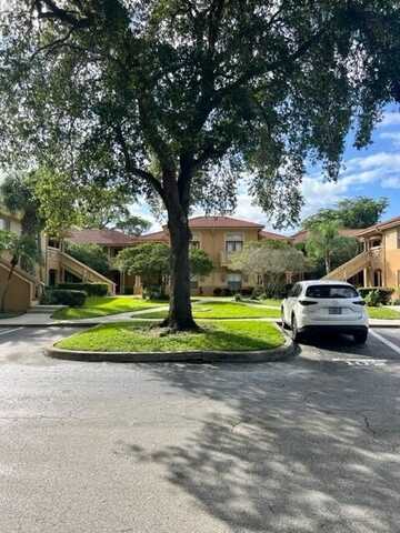 4823 Via Palm Lakes, West Palm Beach, FL 33417