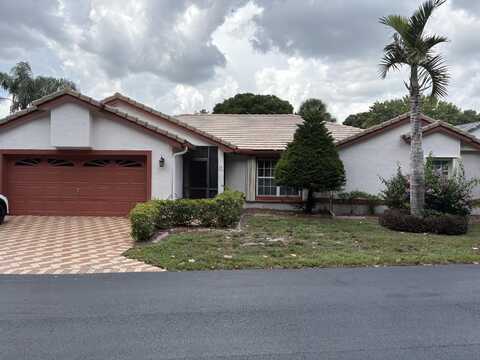 19 Lawrence Lake Drive, Boynton Beach, FL 33436