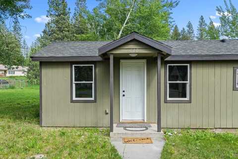 610 N 1st St, Springdale, WA 99173