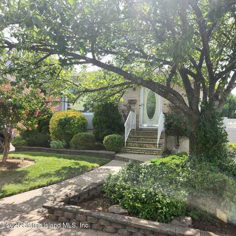 236 Mallory Avenue, Staten Island, NY 10305
