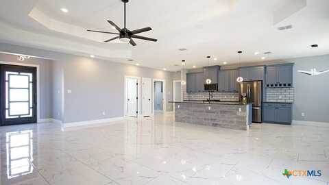 792 Lake Valley Drive, La Vernia, TX 78121