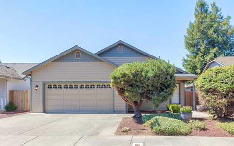 1724 SE Brookhurst Way, Grants Pass, OR 97527