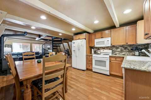 816 Kekin Street, South Lake Tahoe, CA 96150