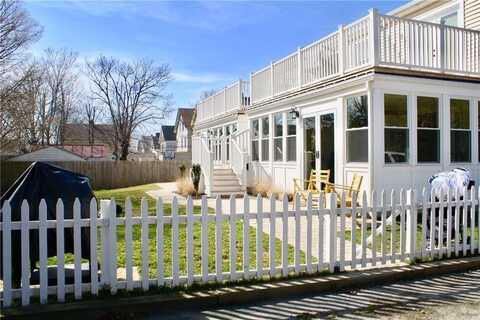 45 Hammond Street, Newport, RI 02840