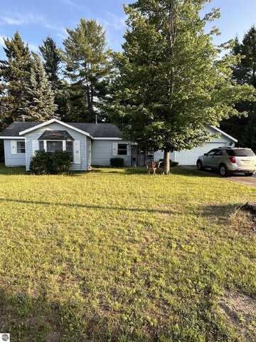 9136 Richfield Court, Saint Helen, MI 48656