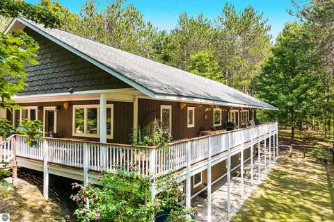 16355 W Hunt Club Road, Lake Ann, MI 49650