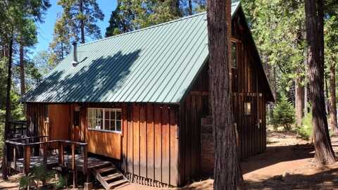 2105 John Gerney Drive, Camp Nelson, CA 93265