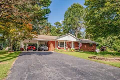 7665 Dennis Road, Walnut Cove, NC 27052