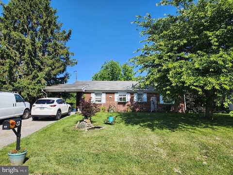 20 LOCUST DRIVE, LITTLESTOWN, PA 17340