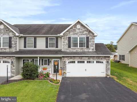 8815 CASPER DRIVE, WAYNESBORO, PA 17268