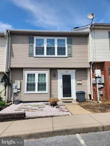 134 GEORGETOWN SQUARE, MARTINSBURG, WV 25401
