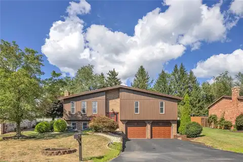 2412 Brownfield Dr, Hempfield Twp, PA 15601