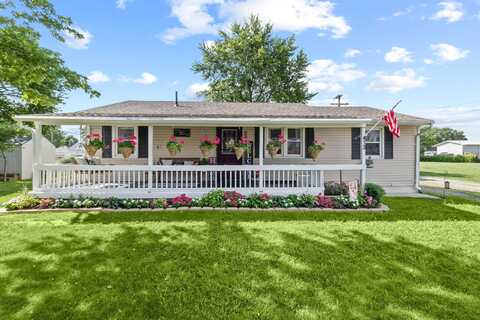 413 E College, Jackson Center, OH 45334